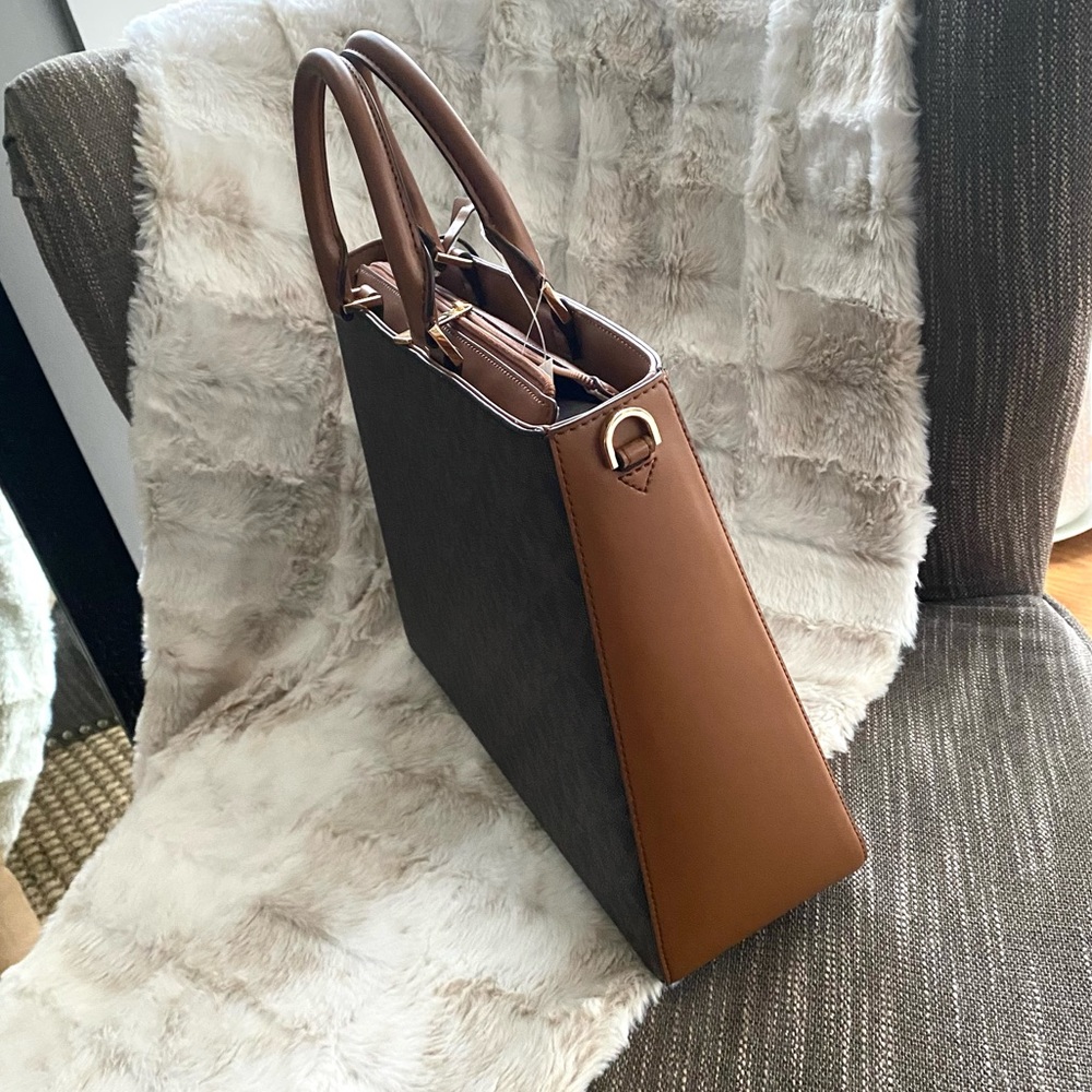 NEW authentic MK signature monogram brown tote - Picture 5 of 7